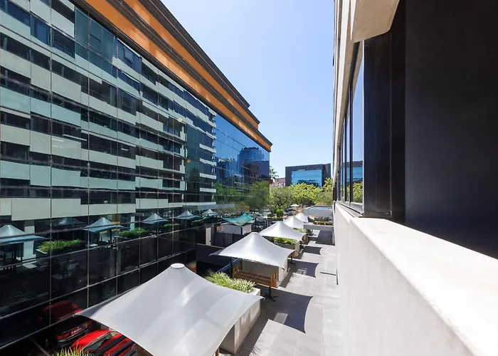 Oaks Melbourne St Kilda Road Hotel
